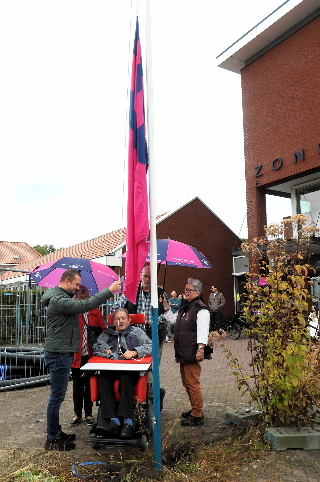 Eerste steen van nieuwbouw Het Zonnelied in Ammerzoden gelegd