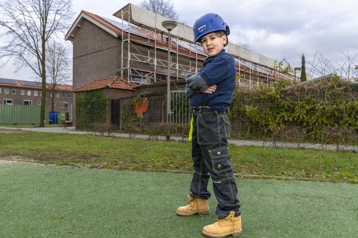 Jong geleerd, oud gedaan: Eliyah (8) helpt bij renovatie in Oss