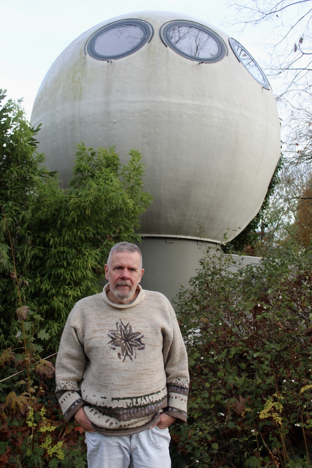 René woont in een bolwoning: 'Voelt als vakantie'