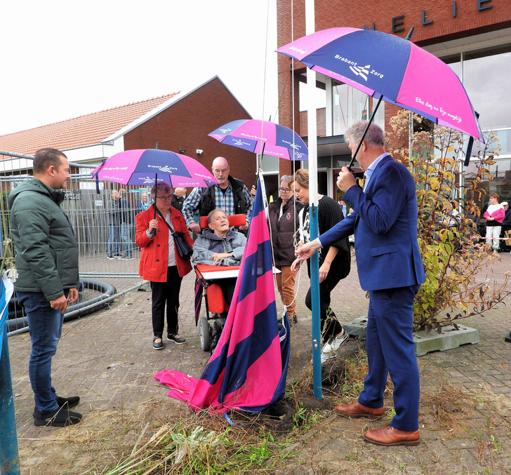 Eerste steen van nieuwbouw Het Zonnelied in Ammerzoden gelegd